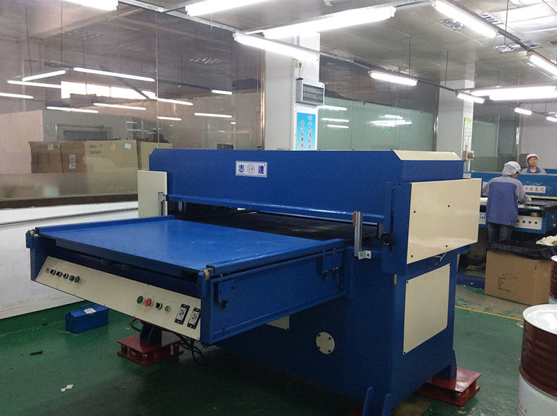 單（雙(shuāng)）邊自動(dòng)送料裁(cái)斷機